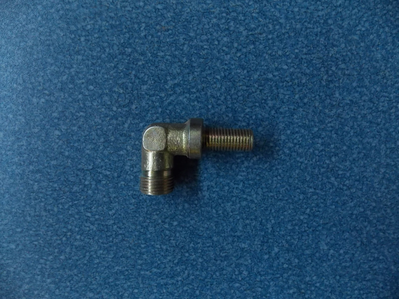 变卡套式直角接头(端M12*1.5卡M18*1.5)-1