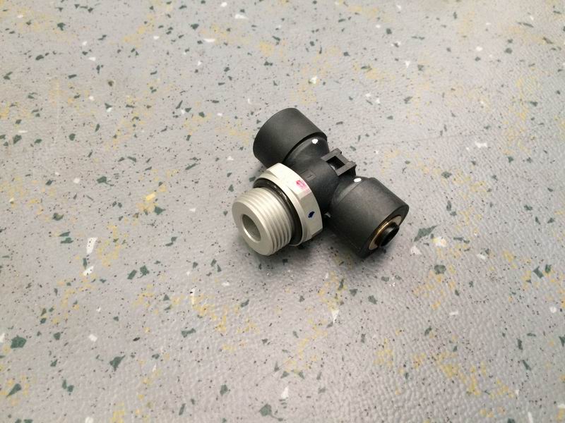 快插式接头,三通,端M22插Φ12插Φ8