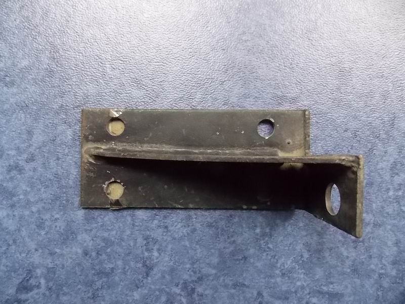 D Соединительный кронштейн (левый)