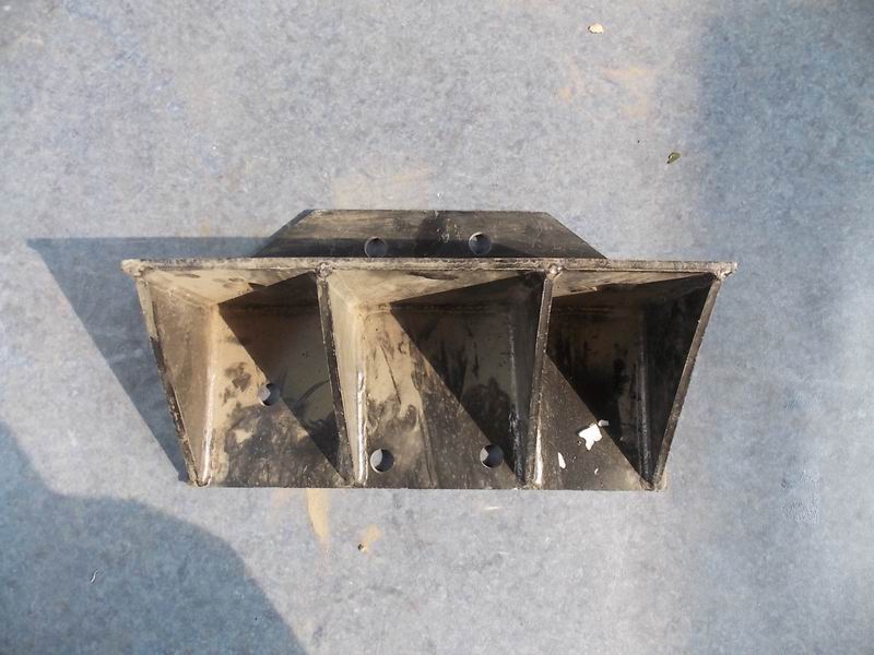 Powertrain suspension lower bracket, retarder