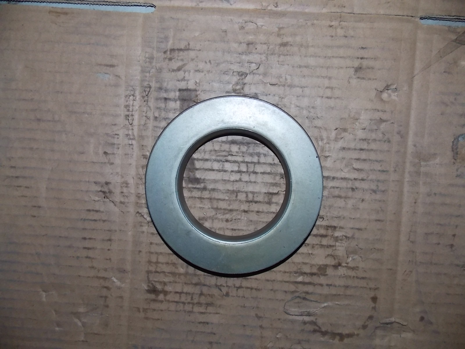 Active bevel gear oil seal