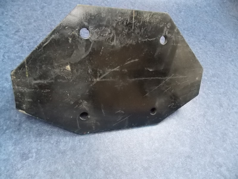 Lower right bracket of retarder