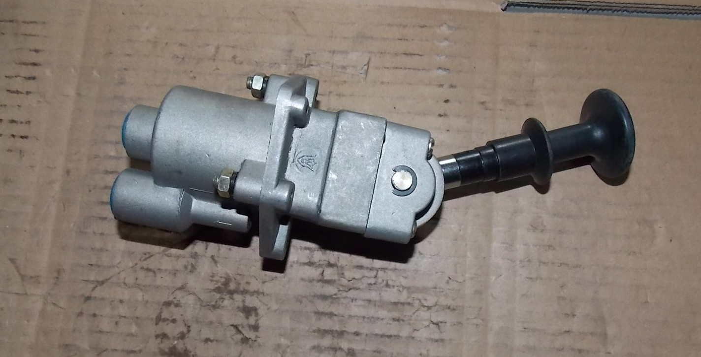 Manual control valve
