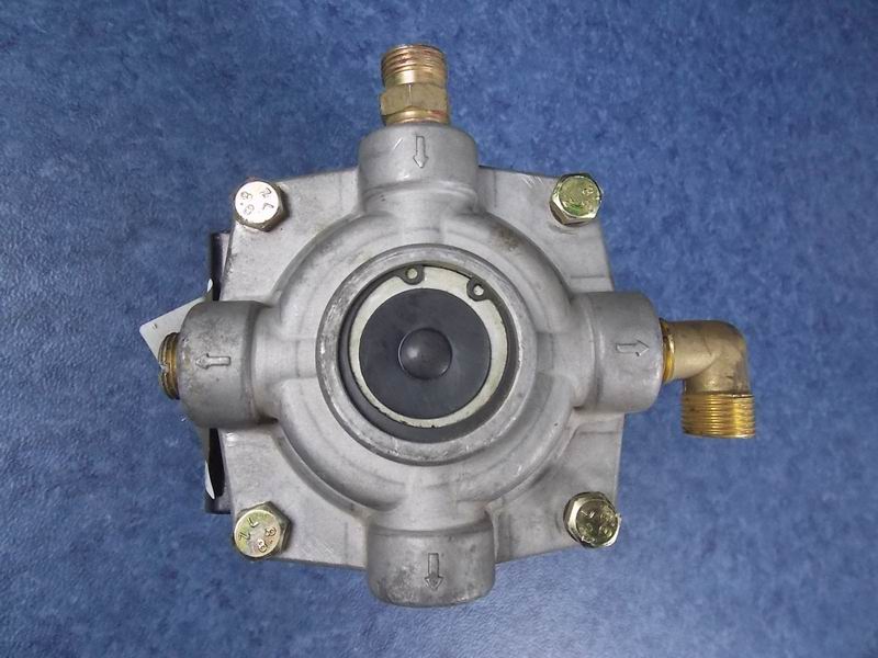 Релейный клапан-2