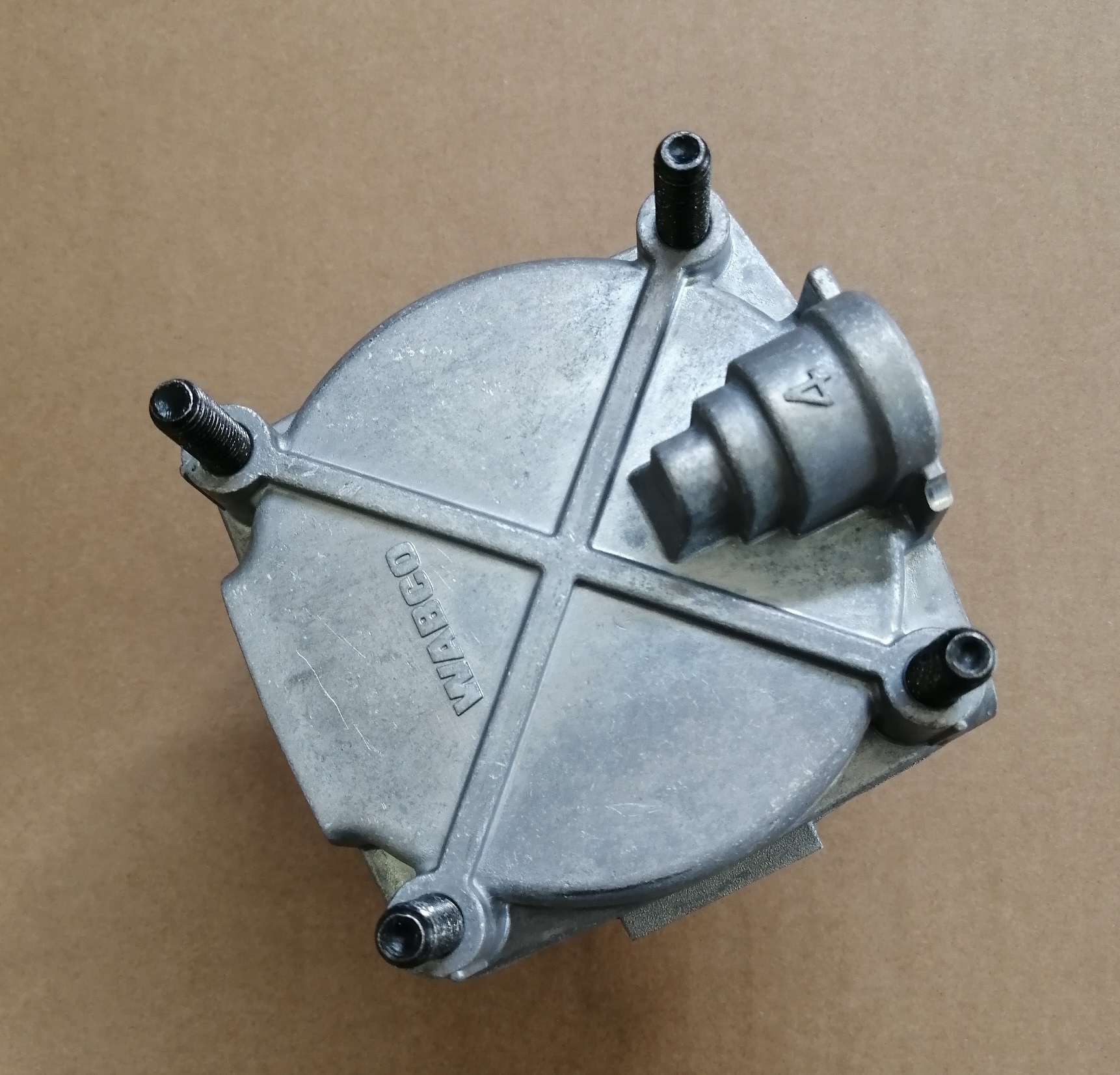 Relay valve with quick plug silencer-3