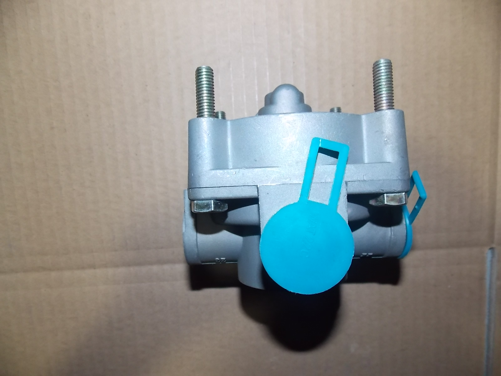 Relay valve assembly