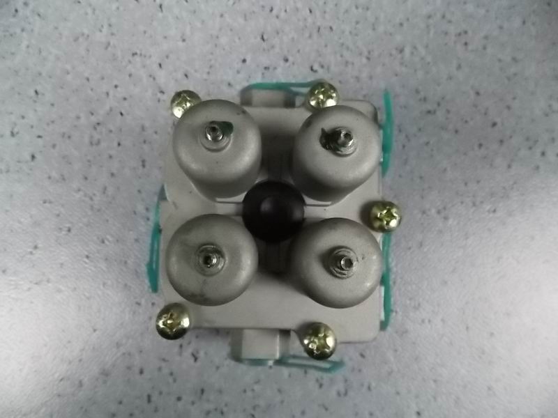 Four-loop protection valve