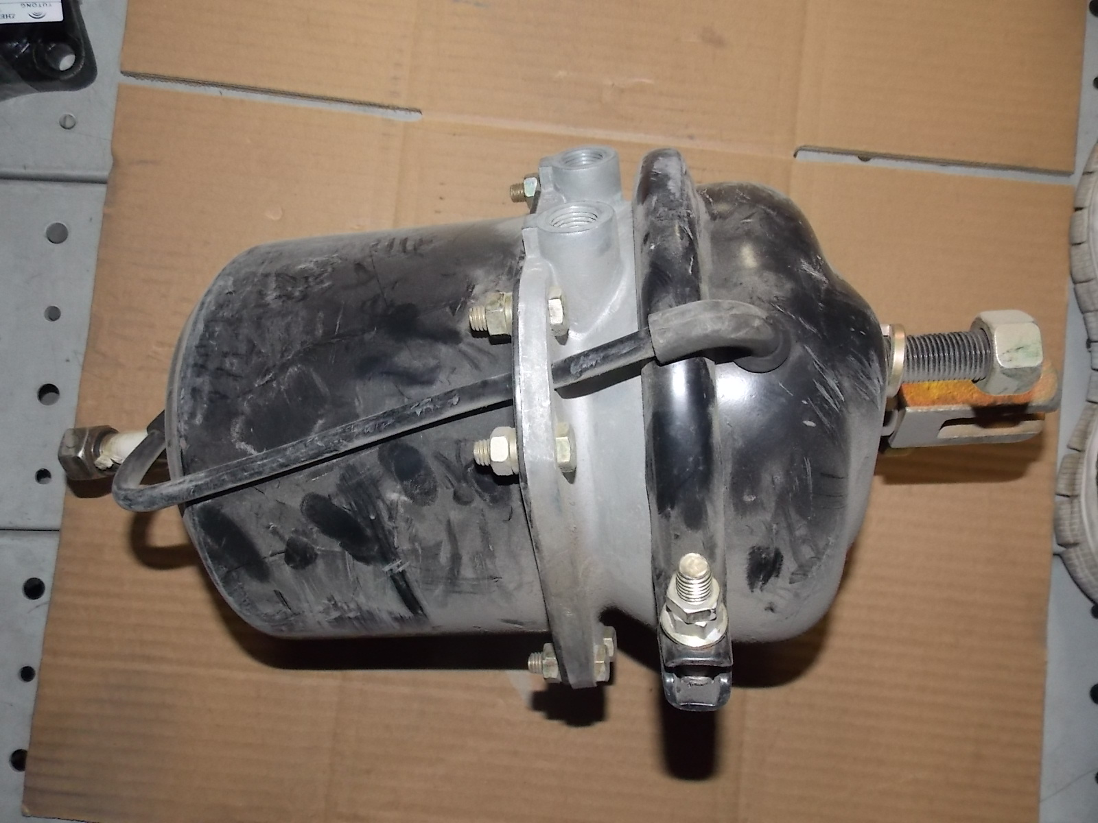 Rear brake air chamber assembly-left-1