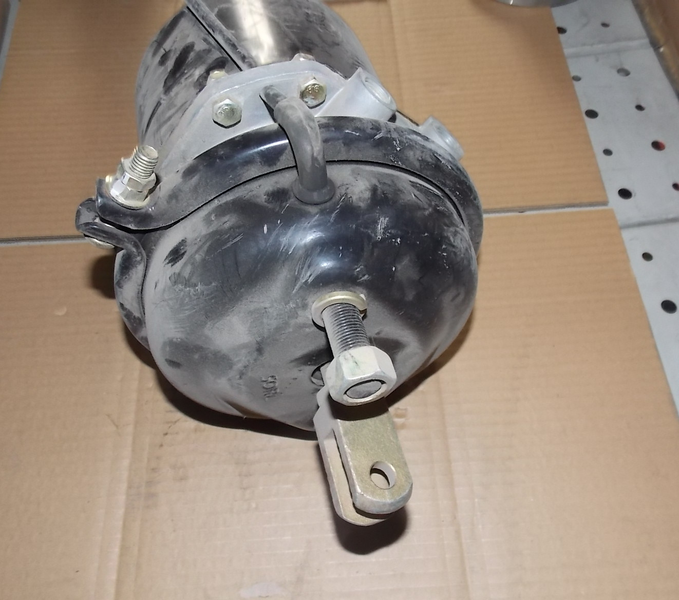 Rear brake air chamber assembly-left-2
