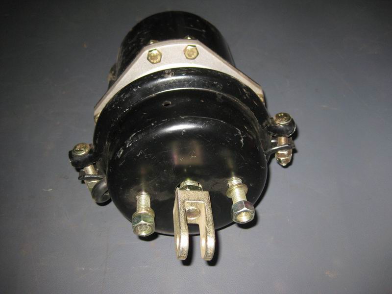 Rear brake air chamber-right; M151-3