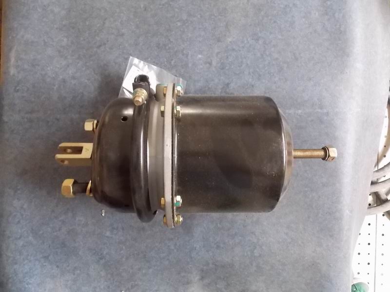 Воздушная камера заднего тормоза в сборе-правая