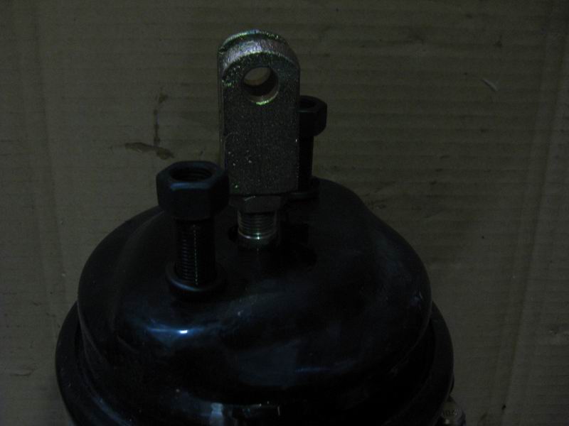 Rear brake air chamber assembly - right; specifications are 20