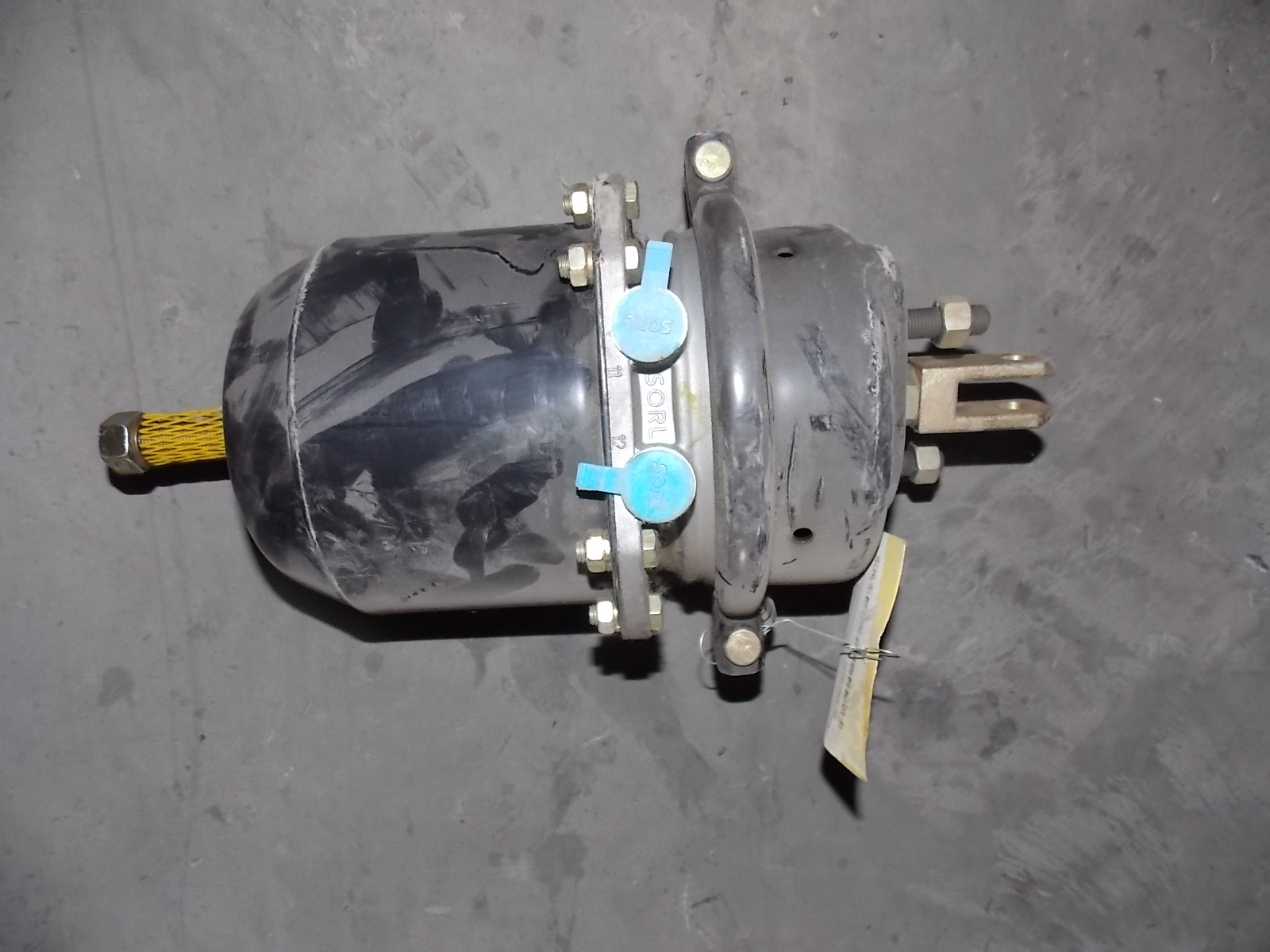Rear brake air chamber assembly-right;16″-1