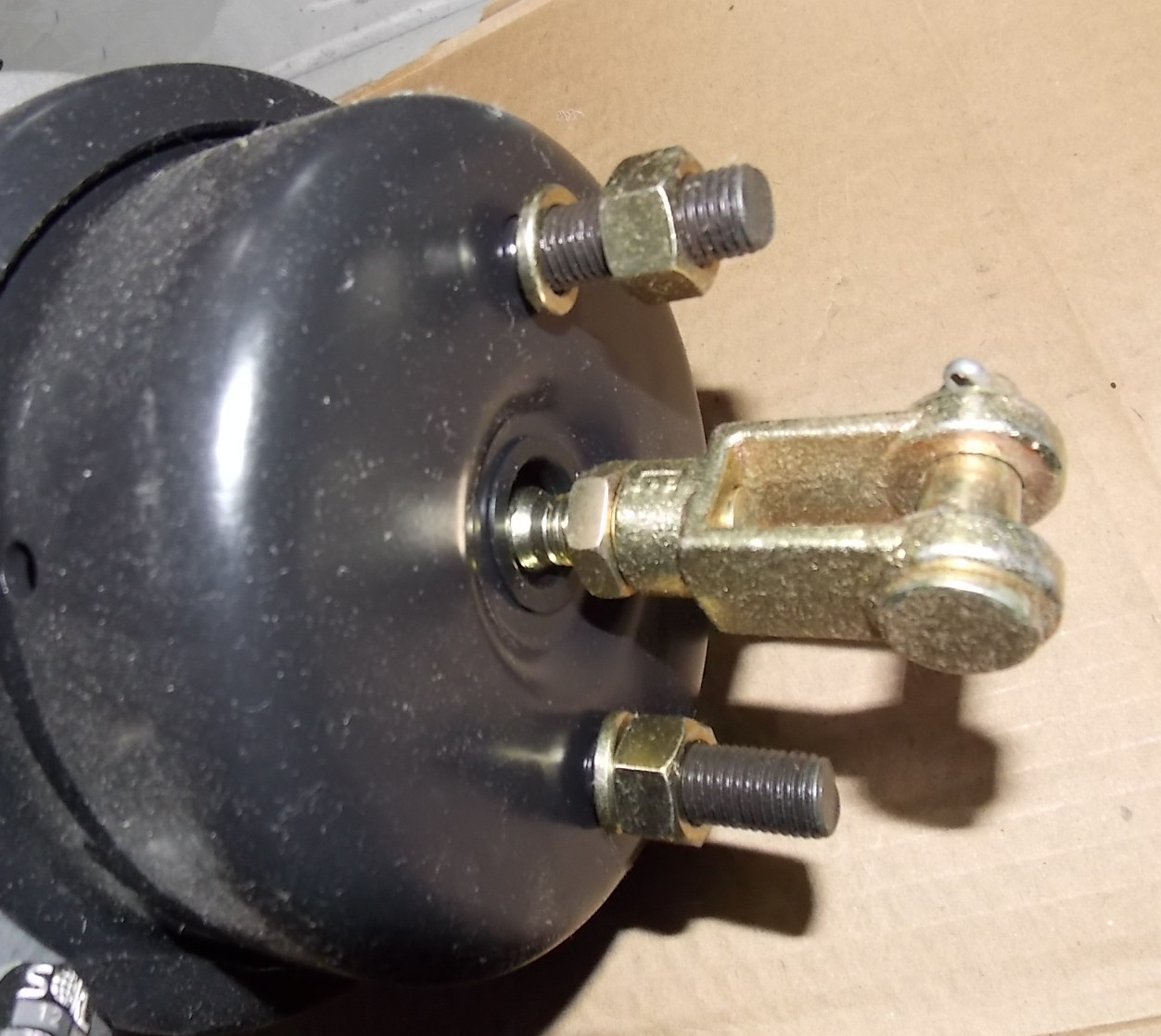 Brake air chamber assembly-left-2