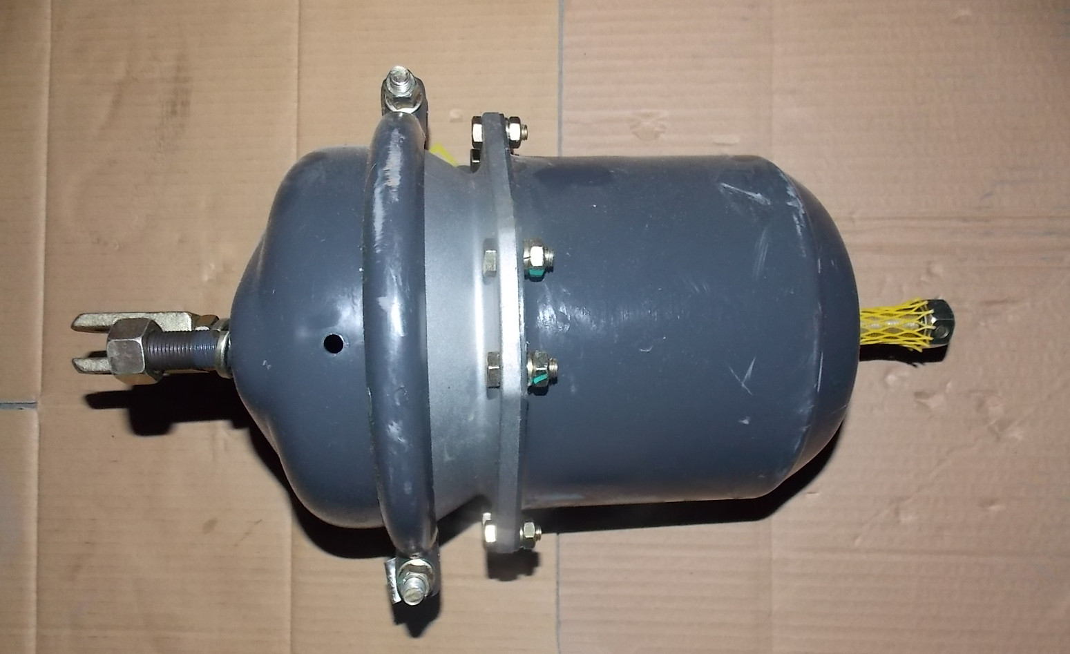 Rear brake air chamber assembly-left;27″/24″