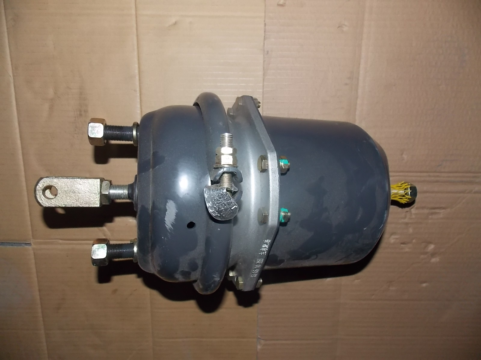 Rear brake air chamber assembly-left;27″/24″-1