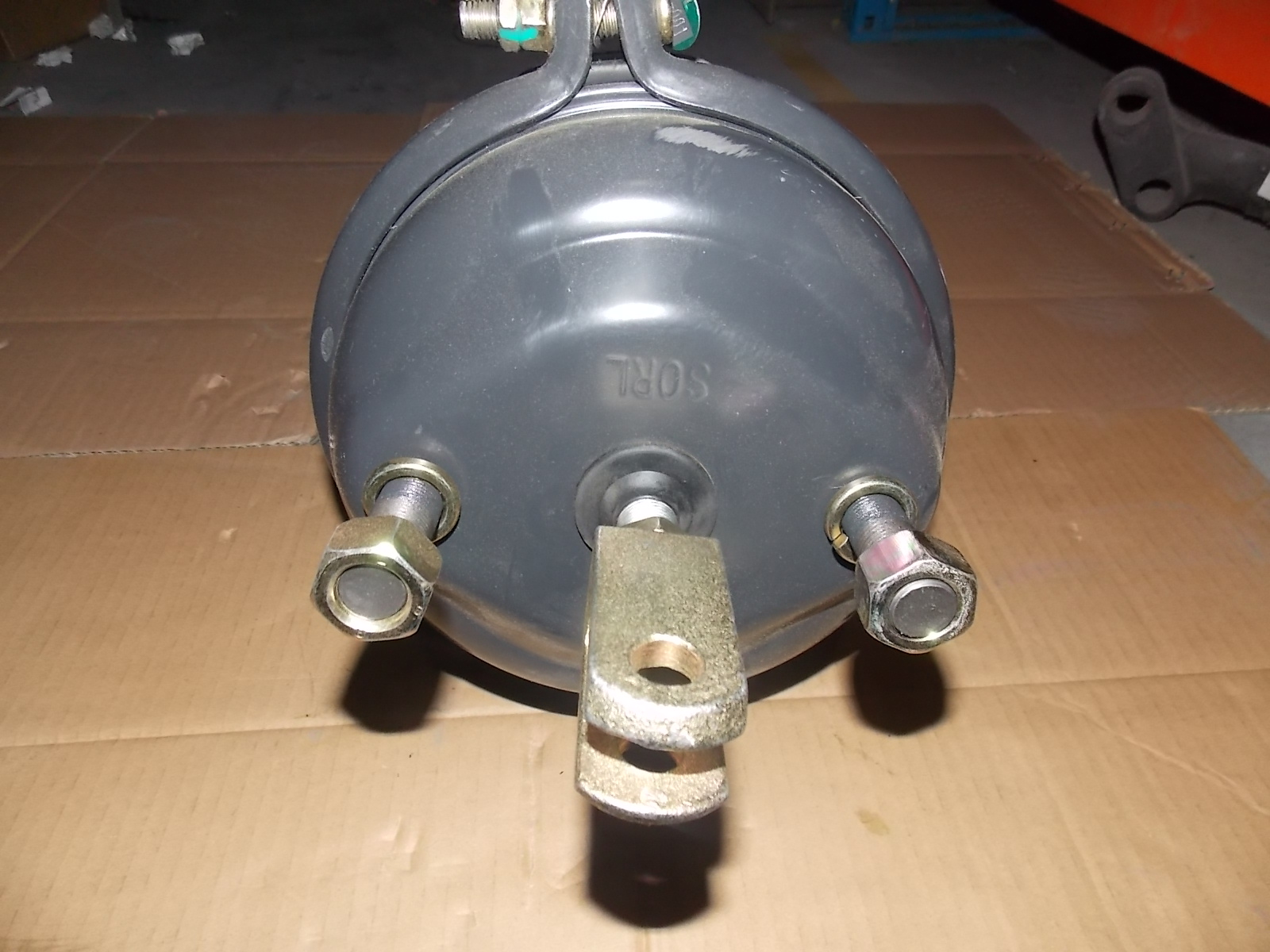 Rear brake air chamber assembly-left;27″/24″-3