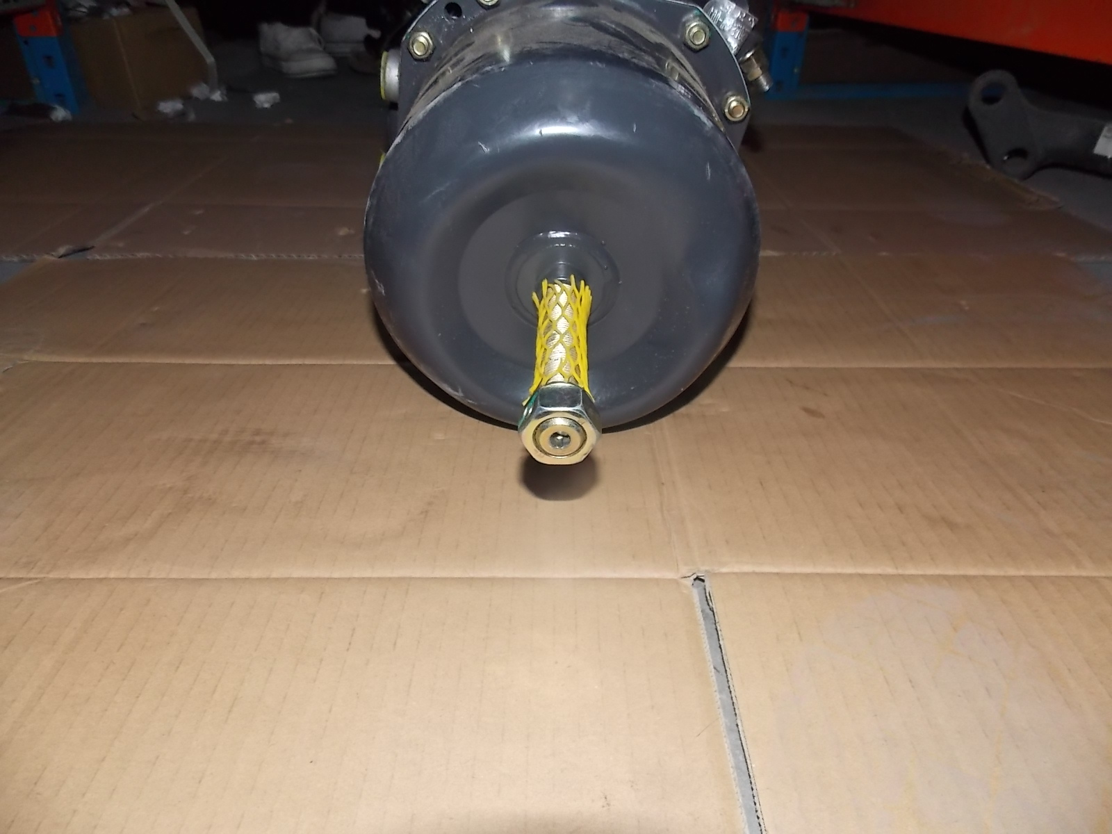 Rear brake air chamber assembly-left;27″/24″-4