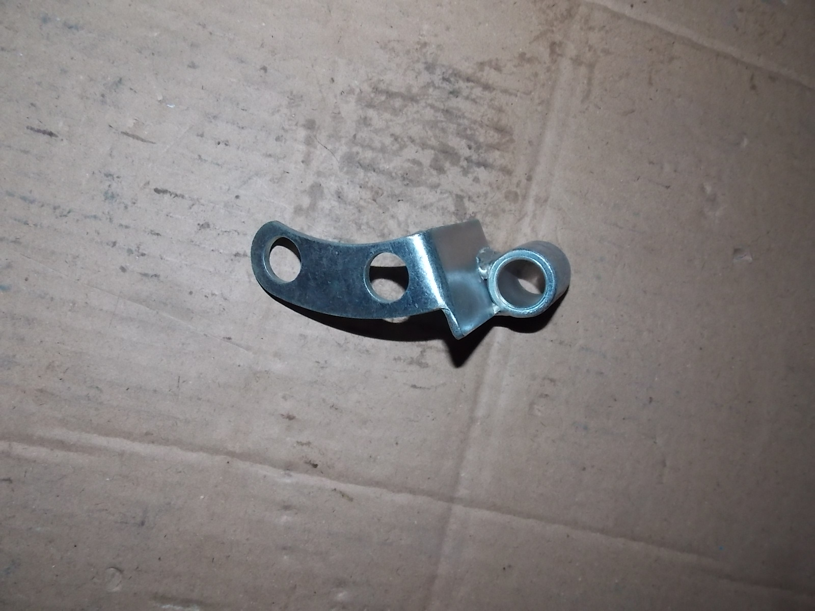 ABS sensor bracket (right)