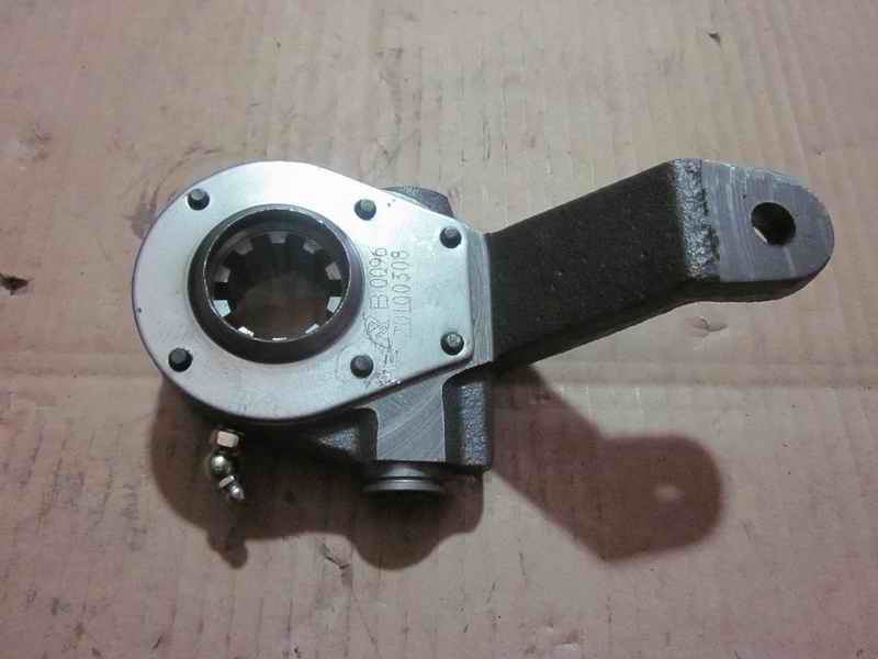 Rear left adjustment arm; hand adjustment