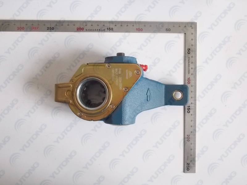 Automatic adjustment arm of the rear right