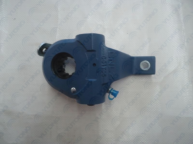 Rear right adjustment arm