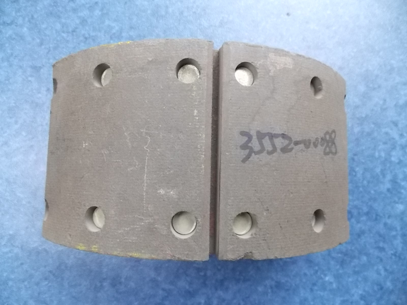 Front and rear brake shoe (old) 80Q11
