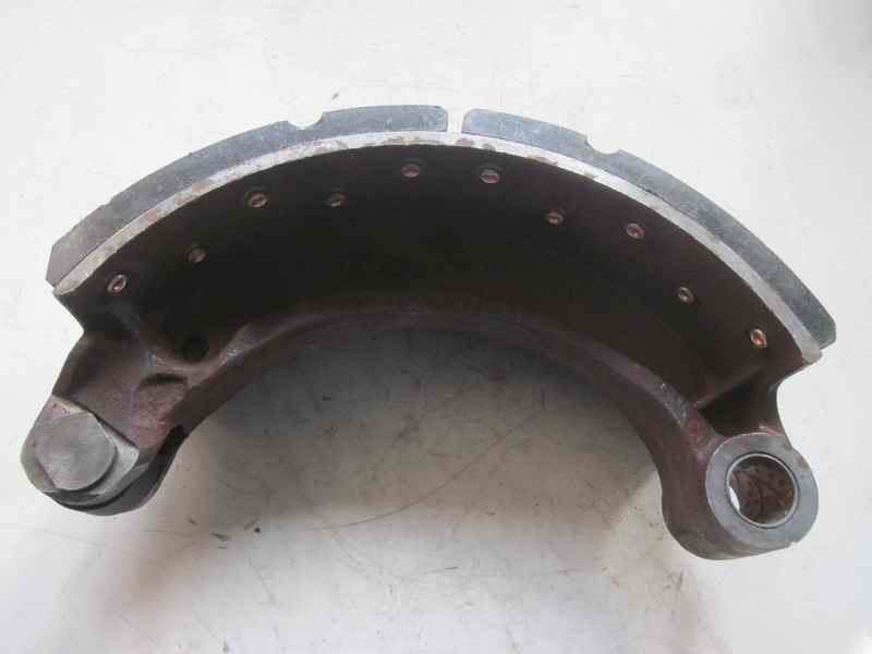 Front brake shoe assembly; deleted same as 3552-00360-1