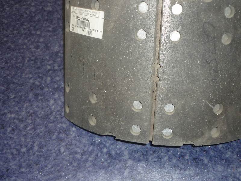 Rear brake shoe assembly