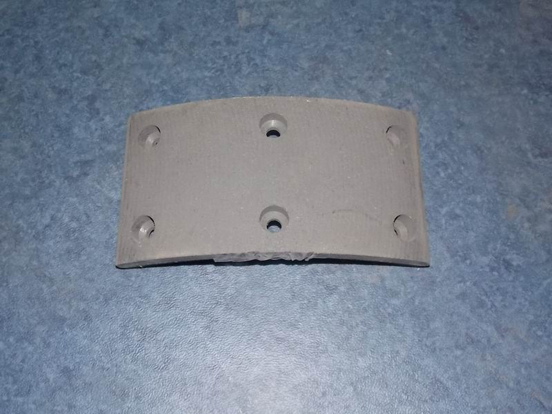 Передняя фрикционная пластина