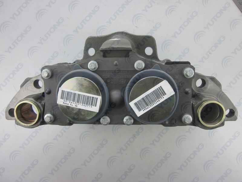 Braking clearance adjustment mechanism-right-3