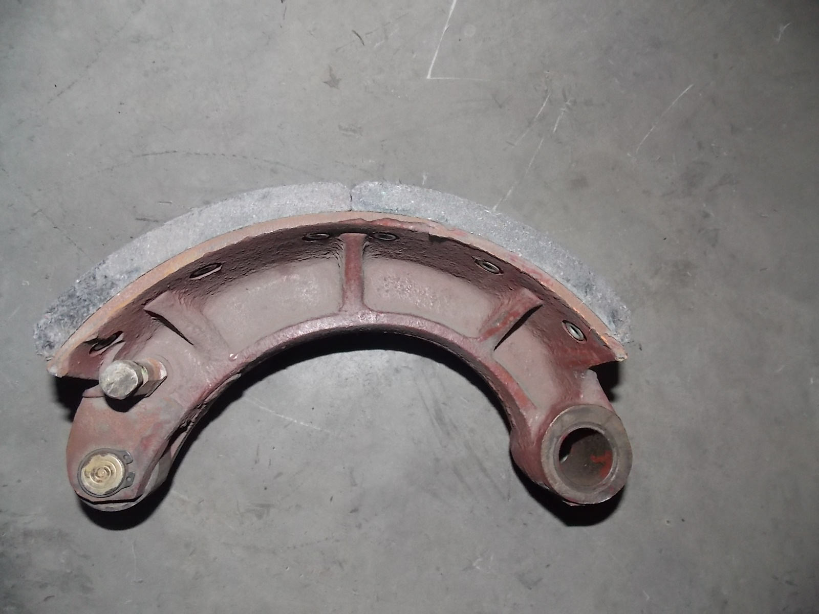 Передние тормозные колодки в сборе-2