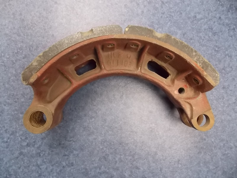 Передняя тормозная колодка (с фрикционной пластиной)-1