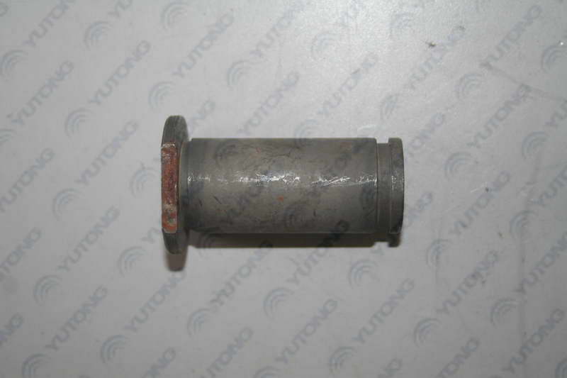 Brake shoe roller shaft
