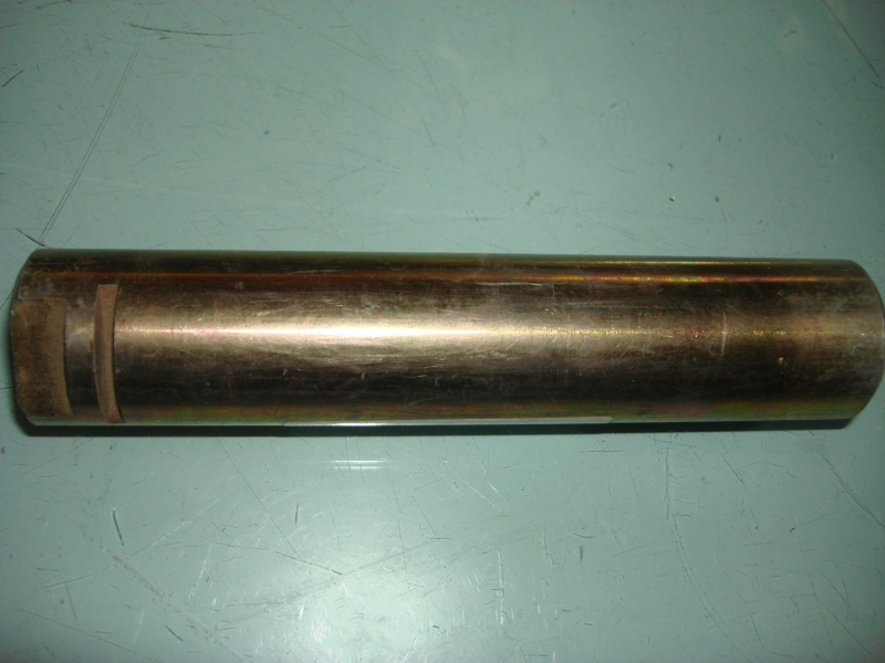 Rear brake shoe shaft; D130