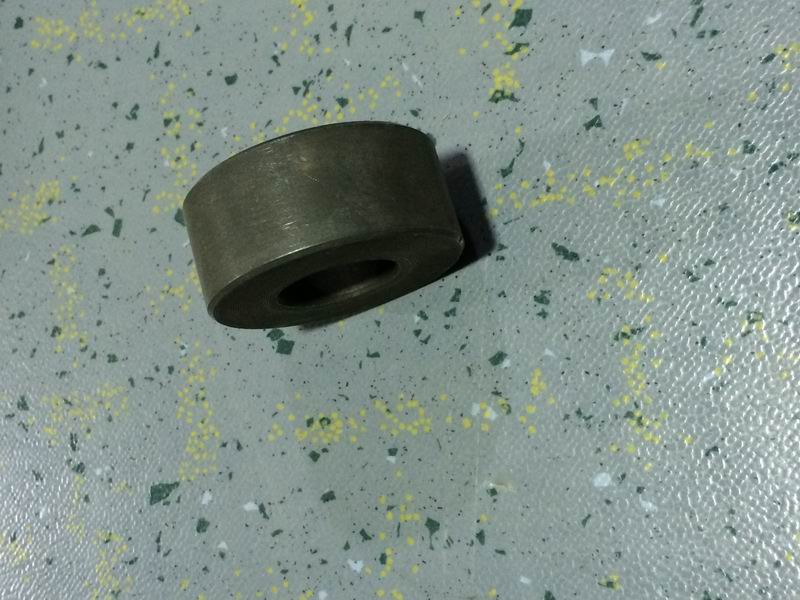 Ролик задней тормозной колодки, снимается так же, как и 3552-00851-1