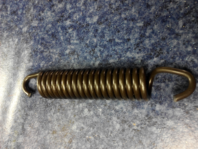 Задняя тормозная пружина