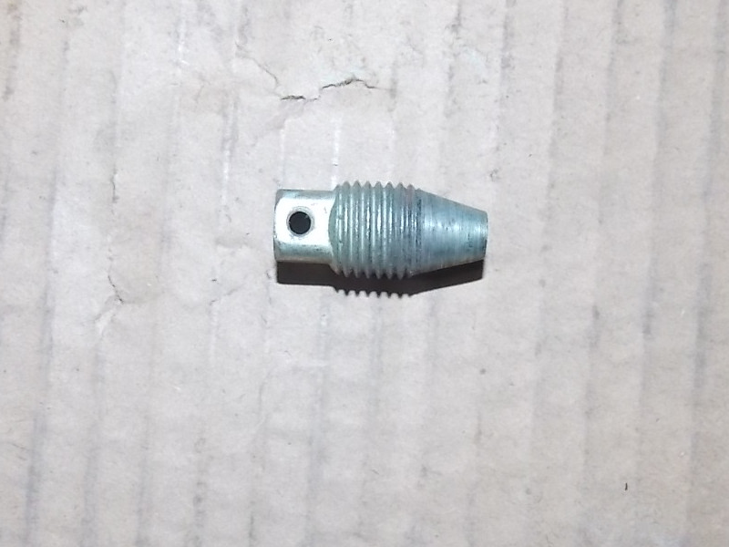 Screws - fasten the hoof spool