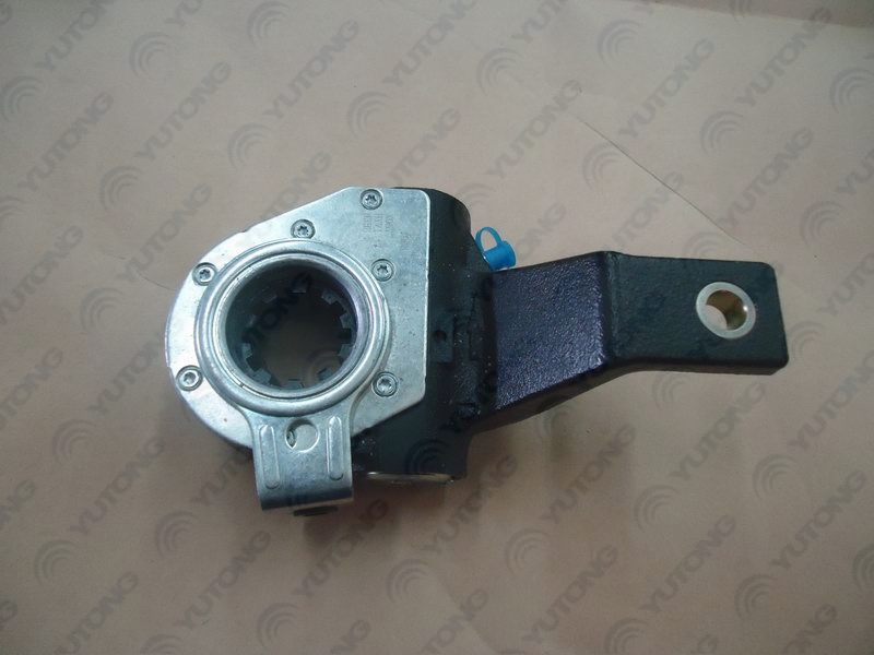 Rear right adjustment arm