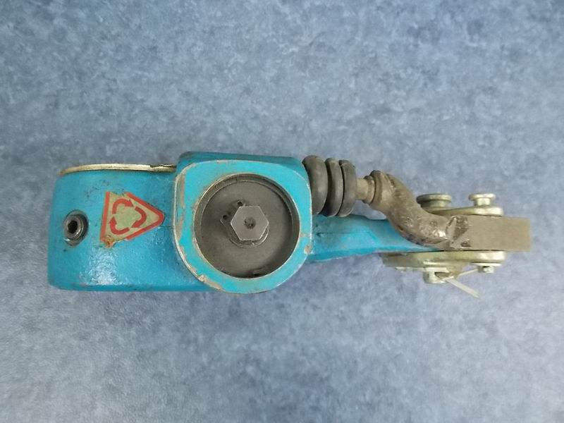 D Rear axle brake automatic clearance adjustment arm (left)-1