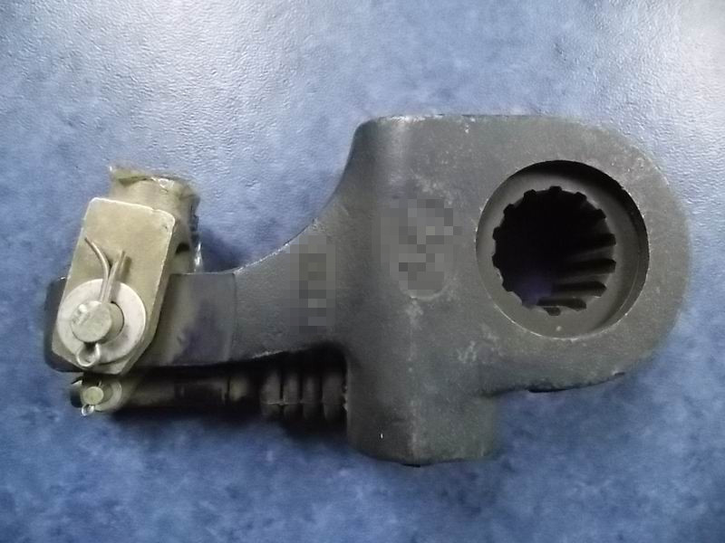 Automatic adjustment arm of the rear right