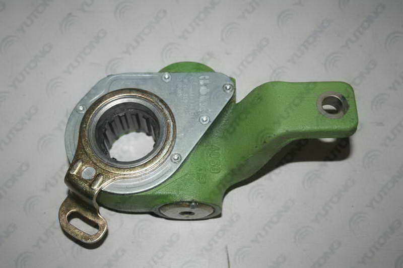 Rear left automatic adjustment arm