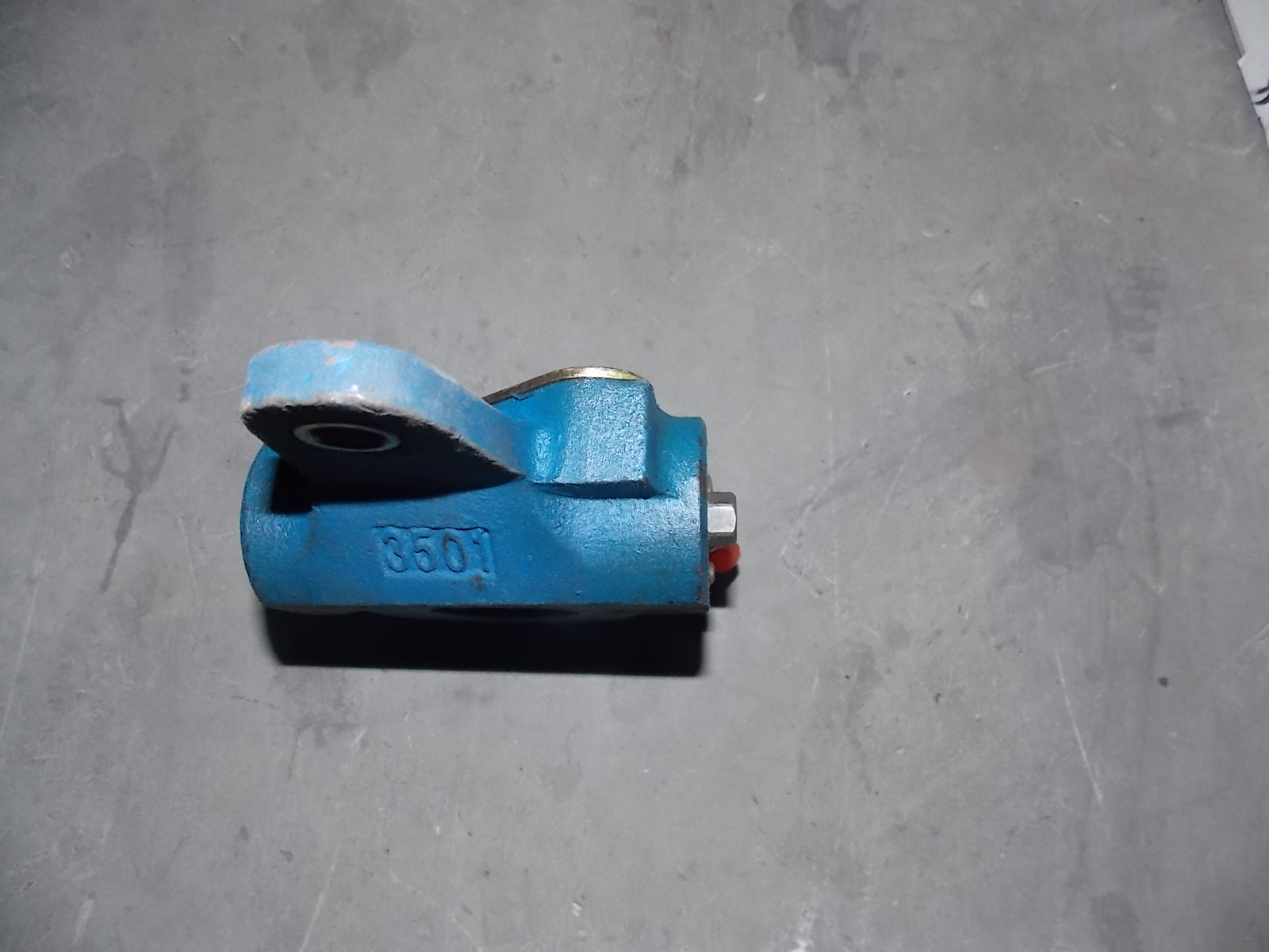 Front automatic adjustment arm assembly