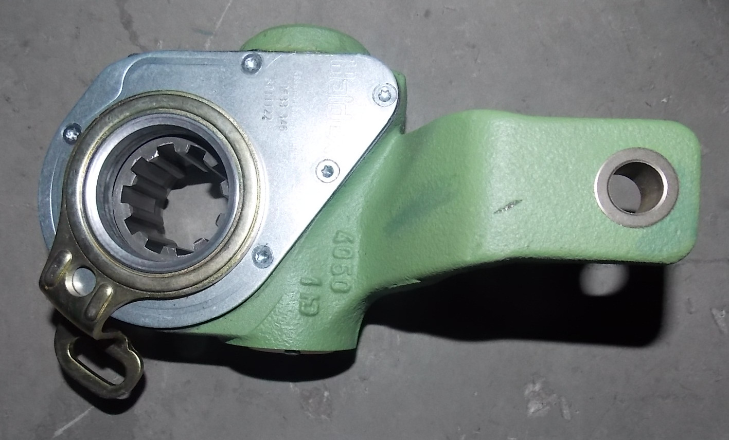 Задний левый рычаг автоматической регулировки