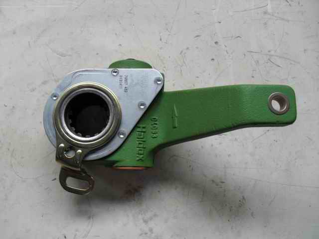 Rear left automatic adjustment arm