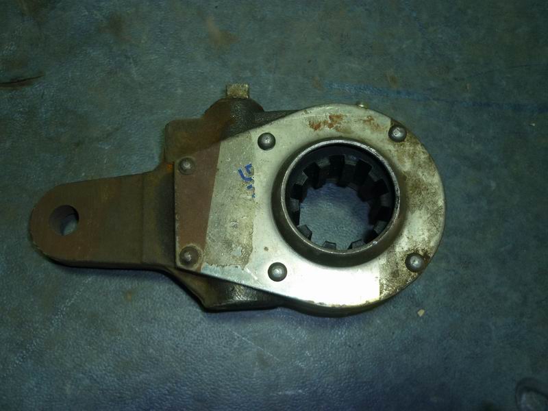 Передний регулировочный рычаг-1