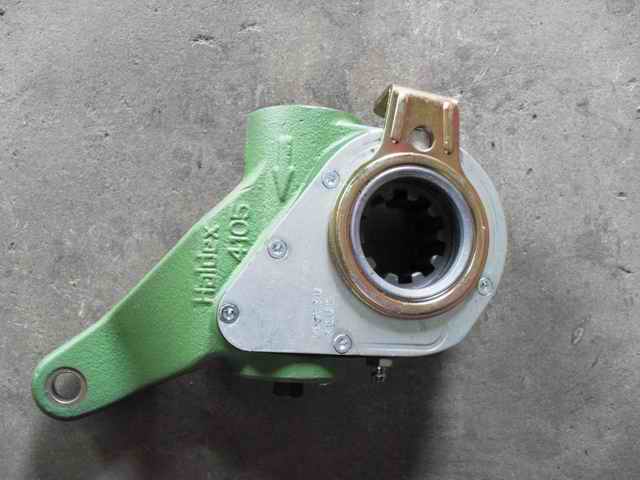 Rear left automatic adjustment arm