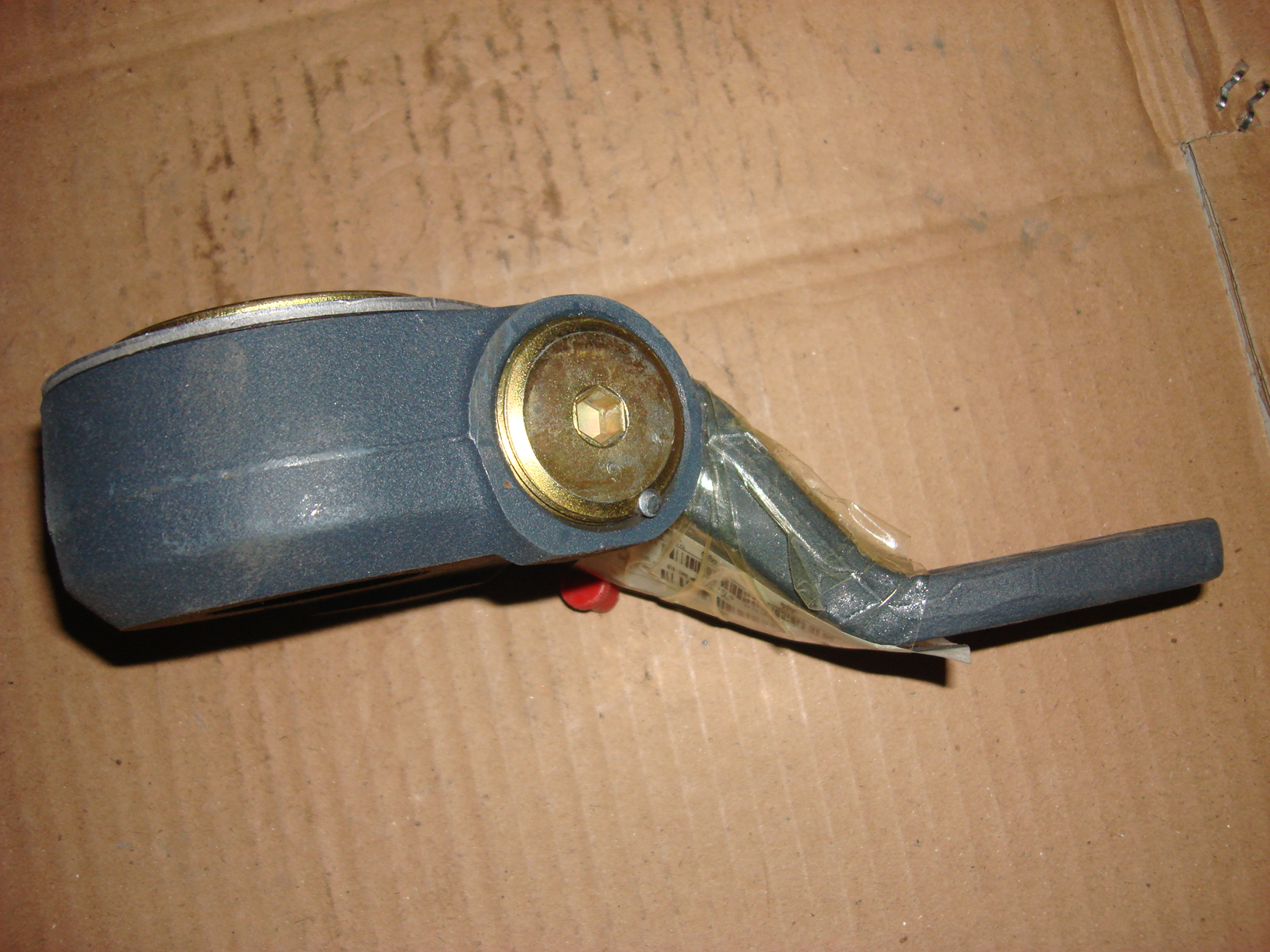 Задний левый рычаг автоматической регулировки-2