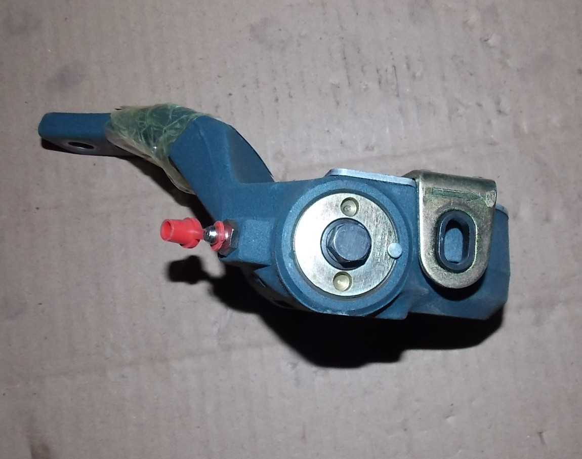 Automatic adjustment arm of the rear right