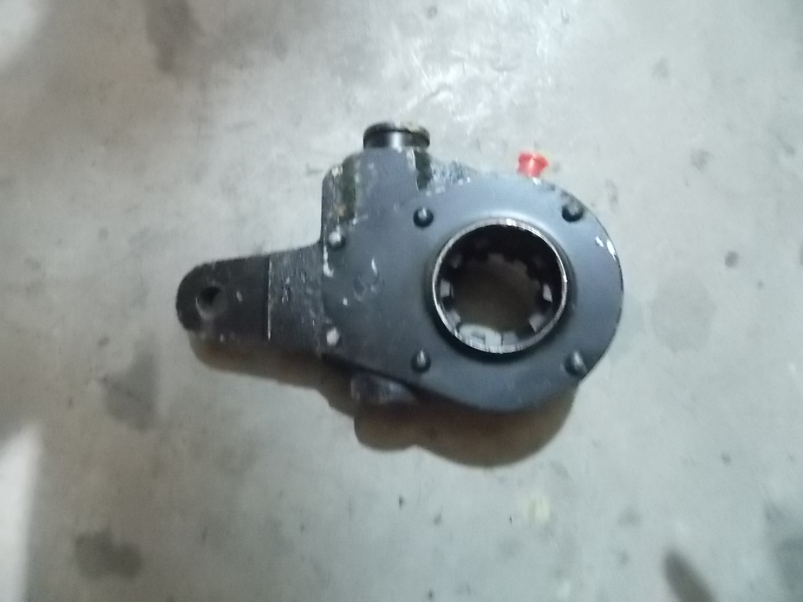 Передний регулировочный рычаг